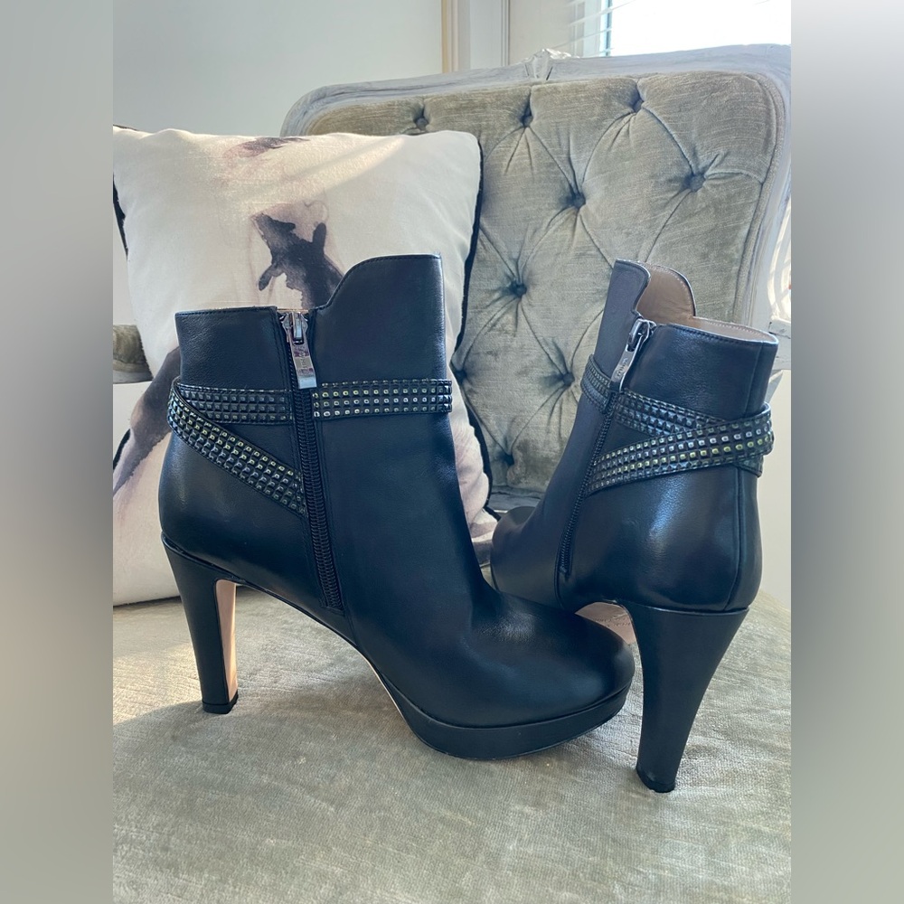 Ron White l Laney Motto Booties